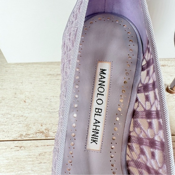 Manolo Blahnik Hangisi Size 38 Lace 70MM Pumps Heels Lilac Periwinkle $1245 New - Picture 7 of 15